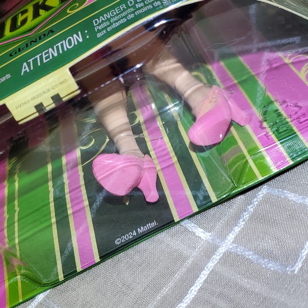 Glinda Doll‎ from Wicked - Picture 8 of 14